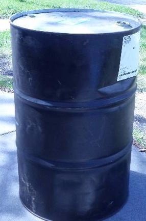 lot 55 image: 50 Gallon Oil Drum