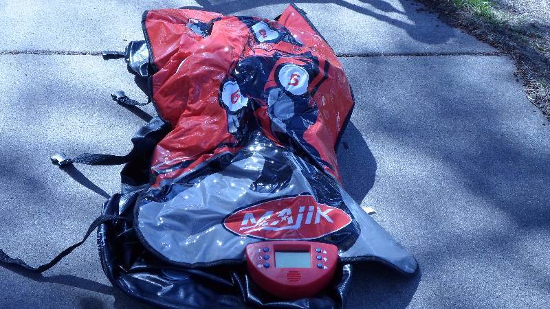 lot 64 image: Majik Blow Electronic Training Bag