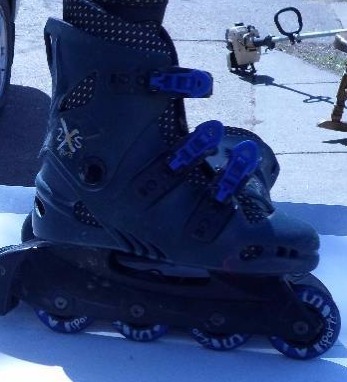 lot 70 image: Childrens RollerBlades