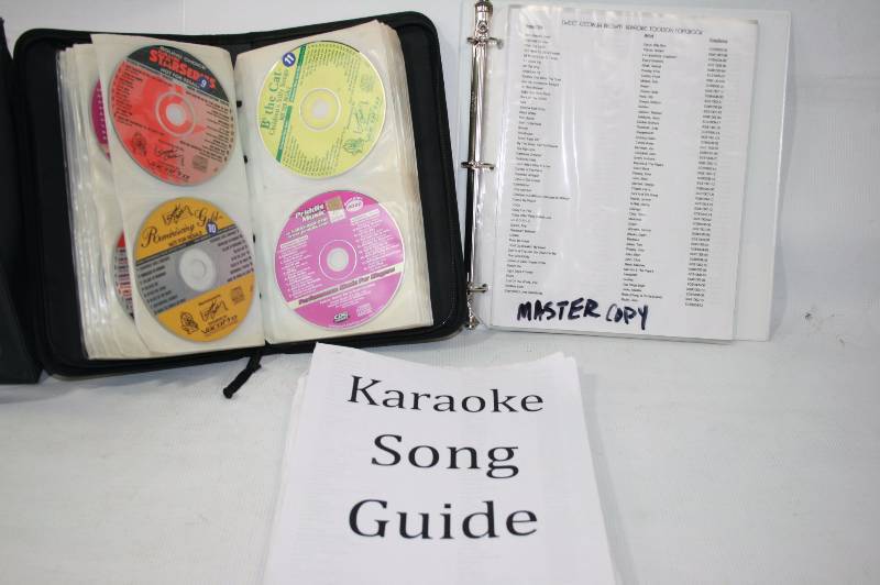 VocoStar Karaoke Machine with approx 40 CDs