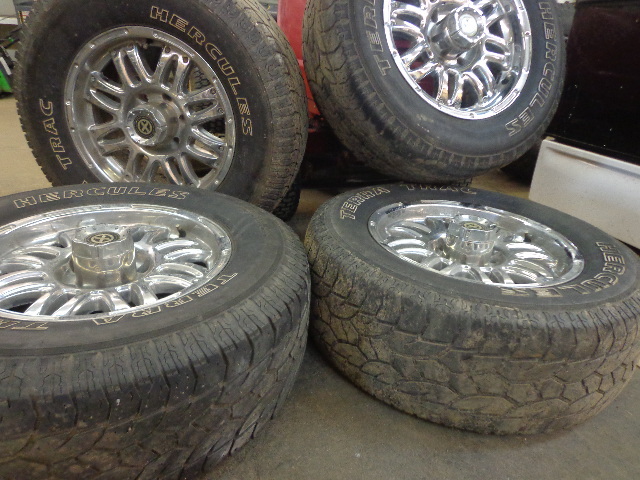 Hercules Terra Trac AT Tires & Lugs