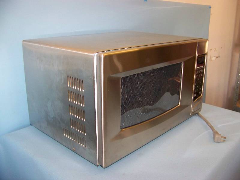 lot 66 image: KitchenAid, 1.5 Cubic Foot, Stainless Steel Microwave Oven