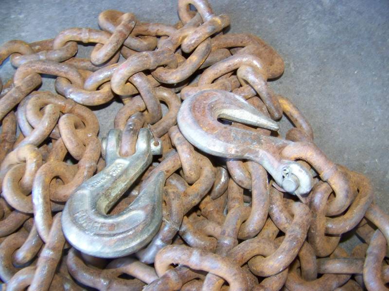 lot 64 image: Chain and Hooks