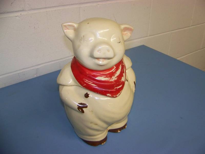lot 10 image: Shawnee Smiley Pig Cookie Jar - Vintage  Collectible  Antique