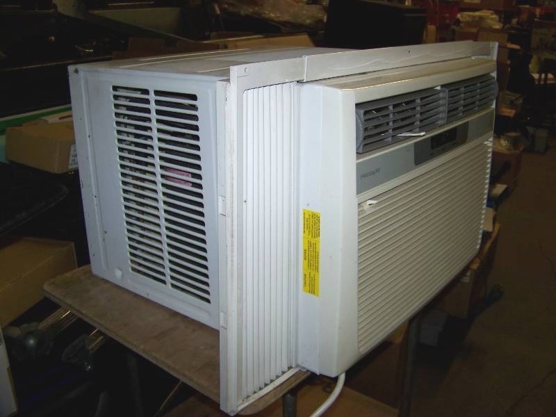 lot 75 image: Frigidaire, Window Air Conditioner