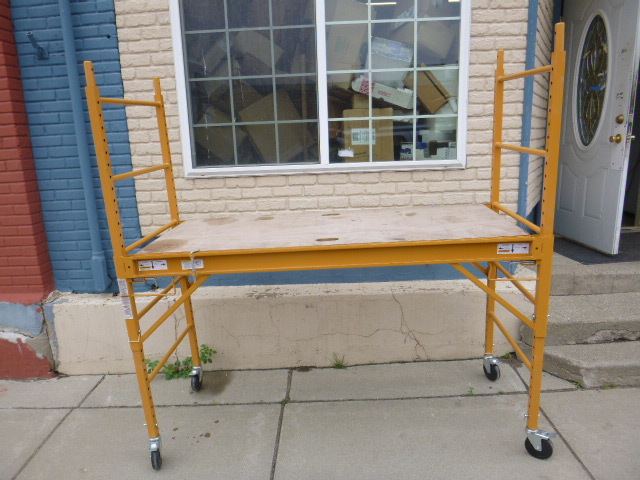lot 12 image: Rolling Scaffolding