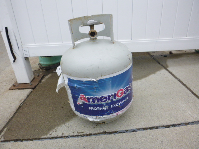 lot 17 image: Propane Tank with Old Valve
