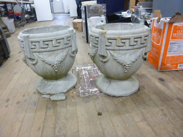 lot 82 image: 2 Cement Patio PotsPlanters