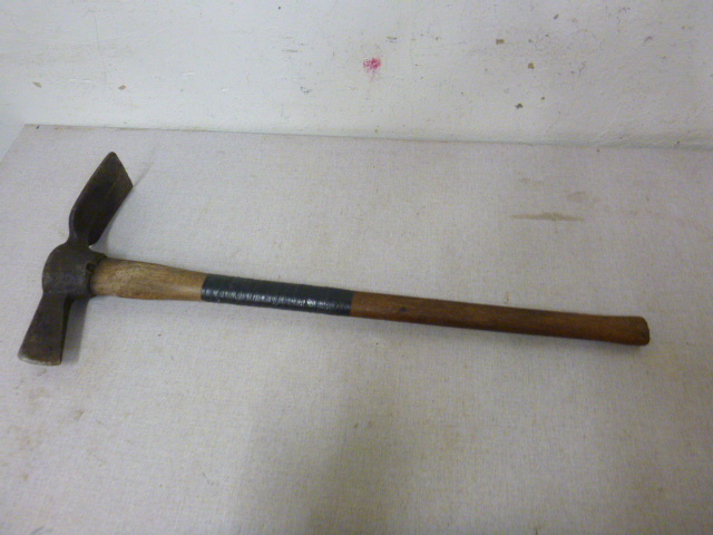 lot 91 image: Pick Axe