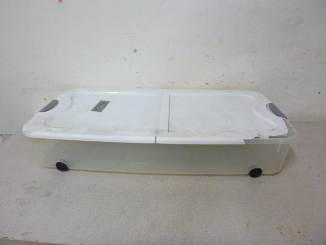 lot 144 image: Under Bed Storage Tote
