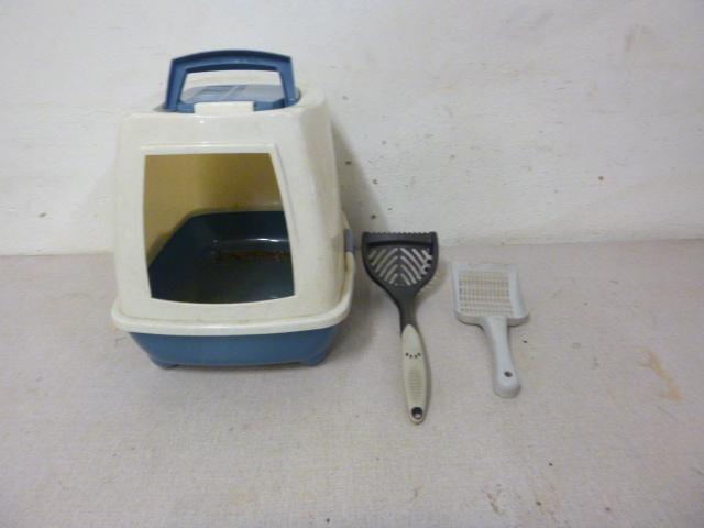 lot 147 image: Litter Box