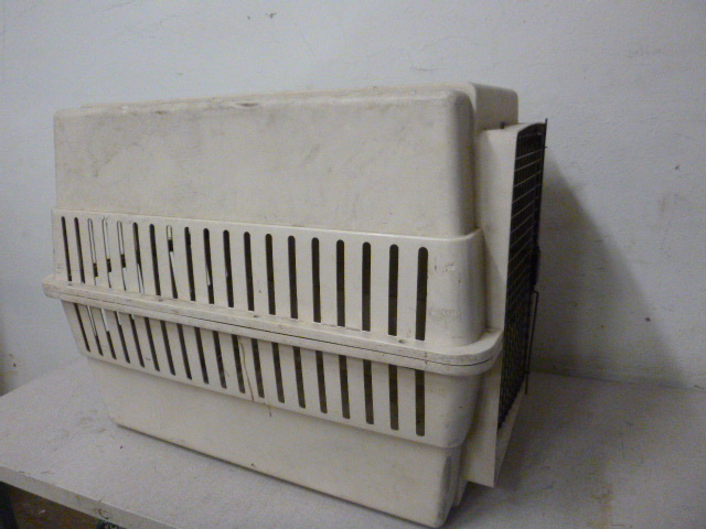 lot 151 image: Large Pet Carrier