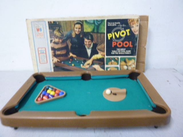 lot 154 image: Vintage Pivot Pool Game