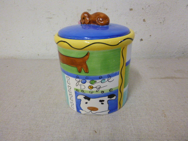 lot 156 image: Pet Treat Jar
