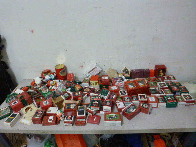 lot 174 image: Large Lot of Christmas Ornaments