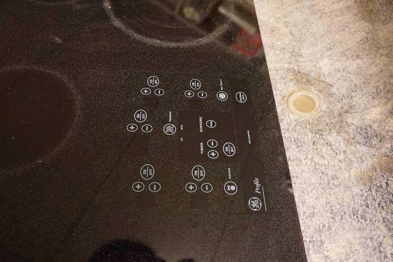 lot 59 image: GE Profile Electric Cooktop