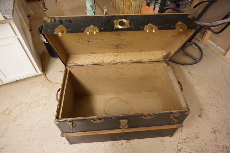 lot 63 image: Antique Storage Trunk