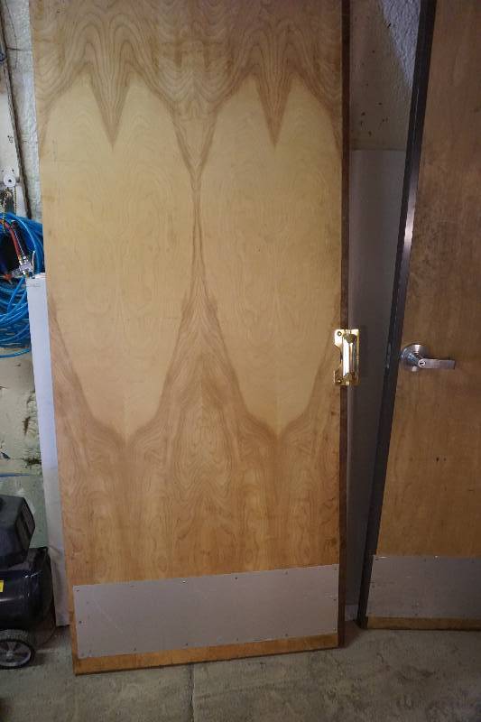 lot 20 image: Set of 2 - Heavy Duty Metal Frame Wood Commercial Entry Doors