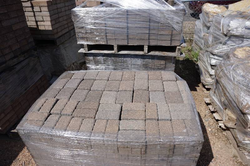 lot 34 image: 3 Pallets of Borgert Cobble Pavers In Circle Design