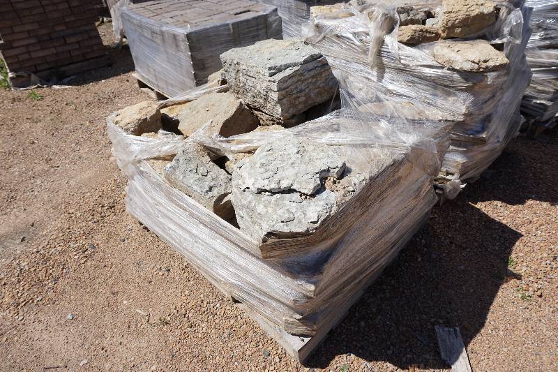 1 Pallet of Platteville Limestone Wall Stone In Assorted Shapes and Sizes Landscape and