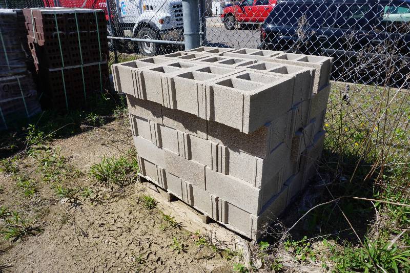 lot 53 image: 1 Pallet of 8 x 15 12 Construction Cinder Block
