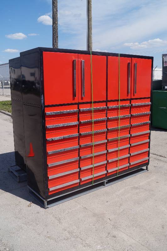 lot 30 image: Red Steel ToolStorageCabinet