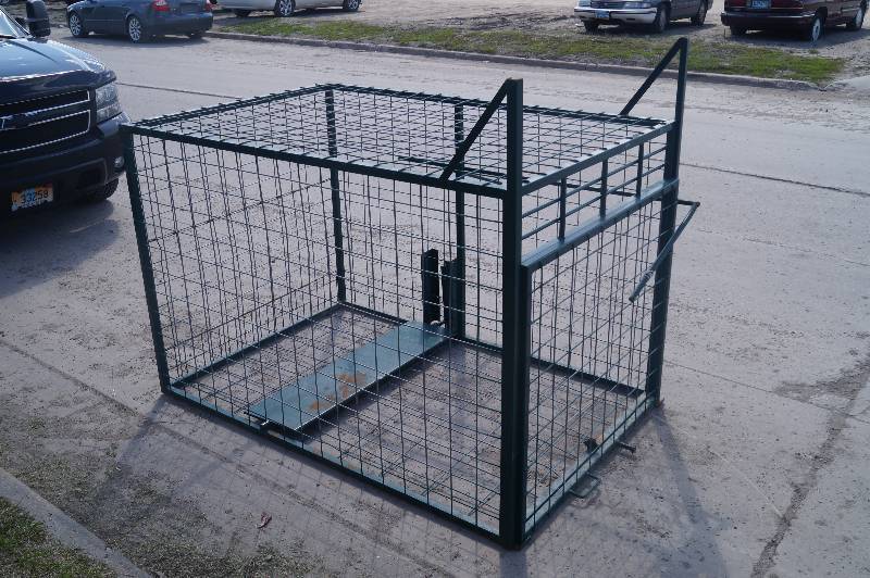 lot 39 image: Large Live Trap