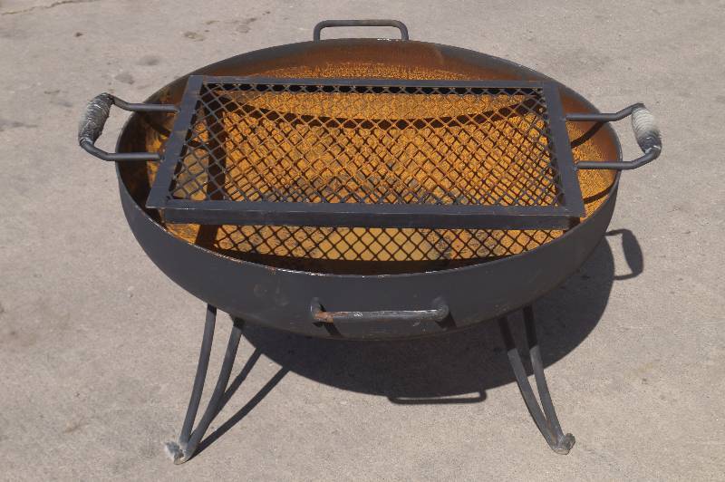 lot 43 image: Fire PitCooker
