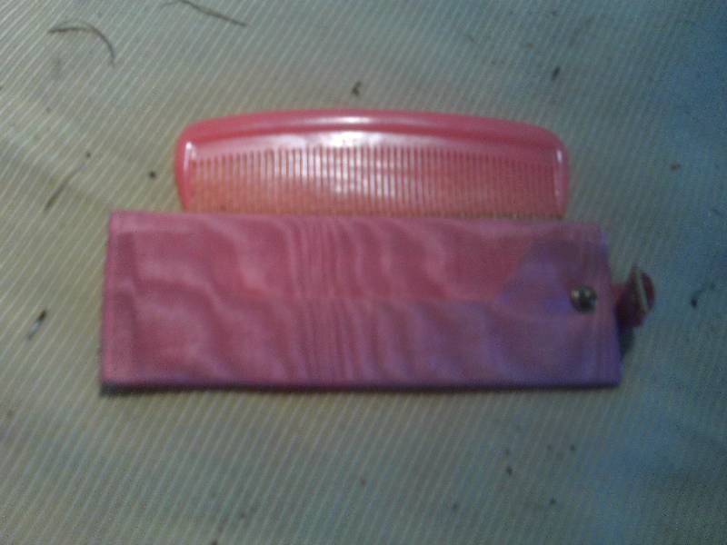 VINTAGE COMB AND MIRROR COMPACT