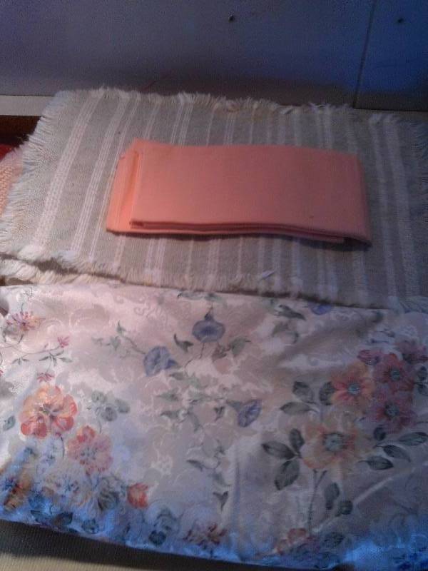 TABLE CLOTHS PLACE MATS KNAPKINS