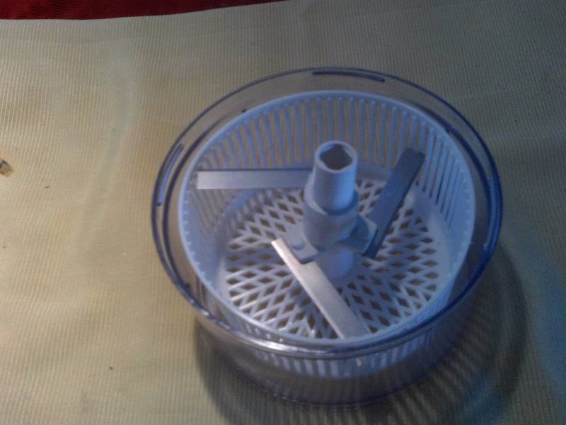 HAND CRANK FOOD CHOPPER
