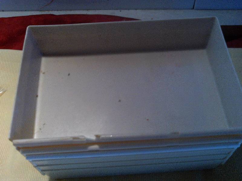 7 PLASTIC TRAYS