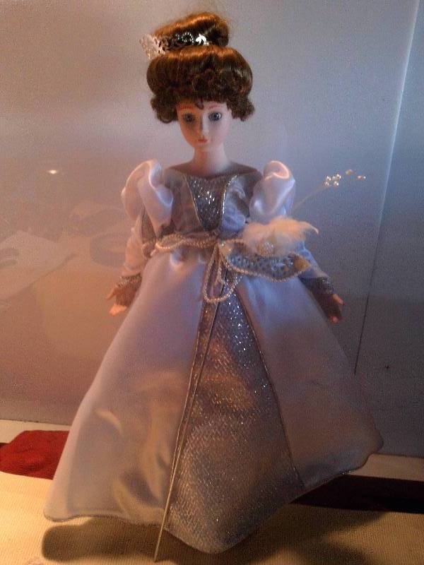 PORCELIAN BRIDE DOLL