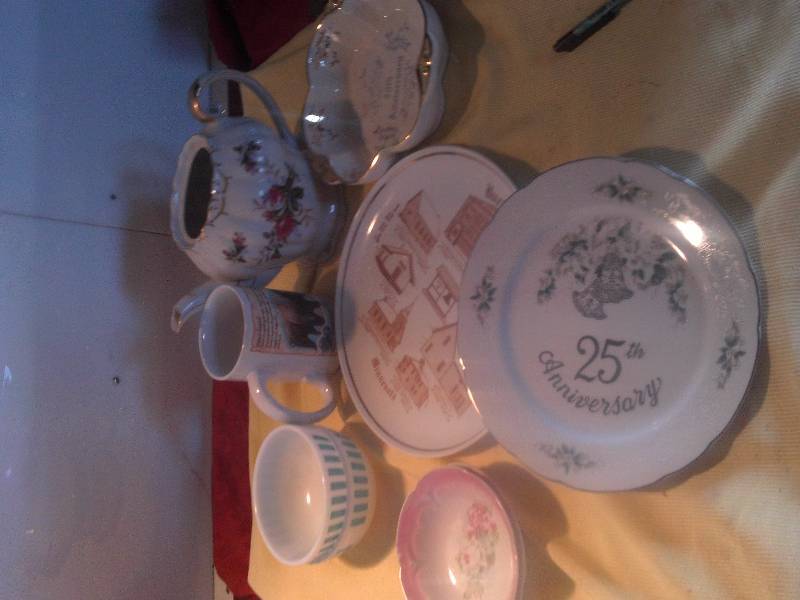 COLLECTIBLE  GLASS WEAR
