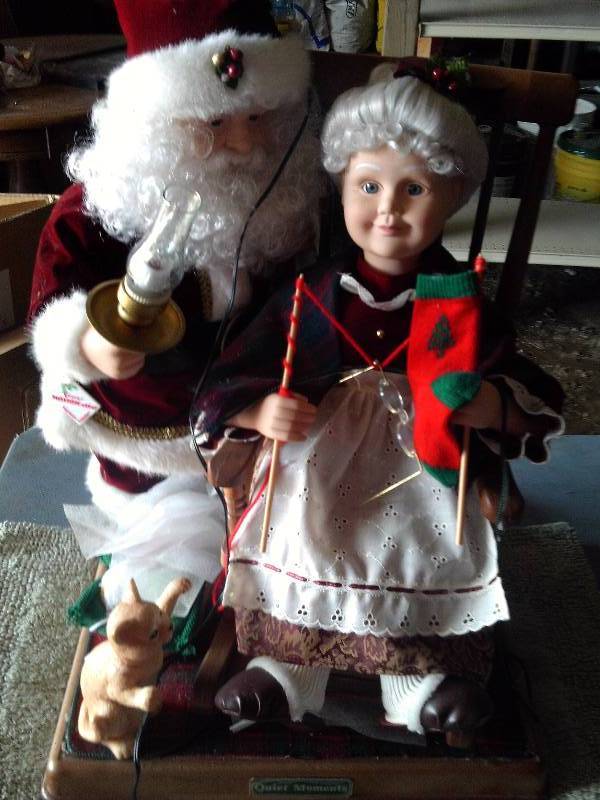 ELECTRIC MR. AND MRS CLAUSE