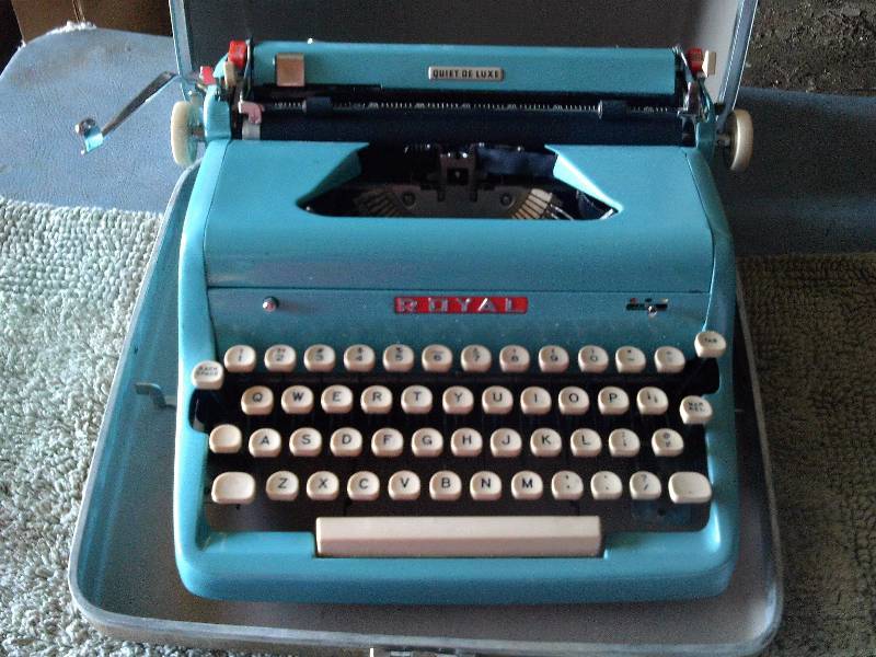 VINTAGE ROYAL TYPE WRITING
