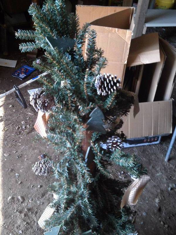 DECRATIVE TREE