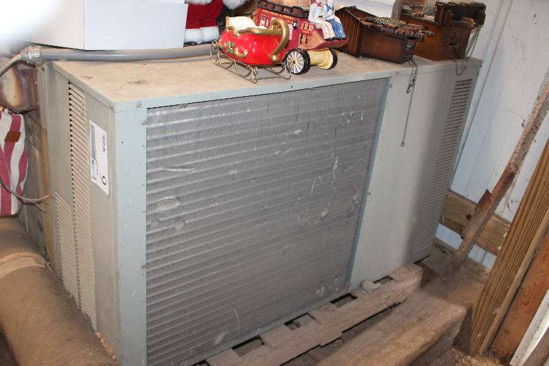 lot 6 image: American Standard Commercial Air Conditioner with LP Heat