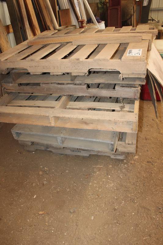 lot 28 image: Pallet Lot of Wood Pallets