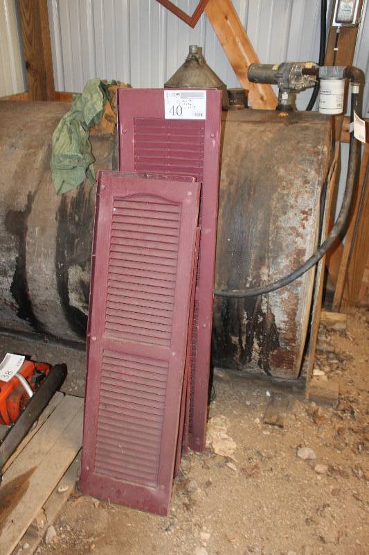 lot 40 image: Lot of (6) House Shutters