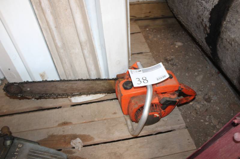 lot 38 image: Wright 141 Chainsaw