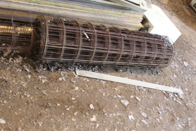 lot 49 image: Lot of (2) Wire Fencing