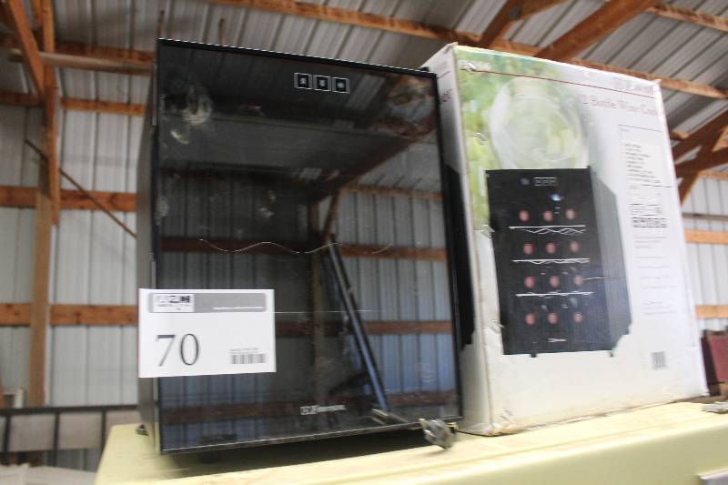 lot 70 image: Emerson 12-Bottle Wine Cooler