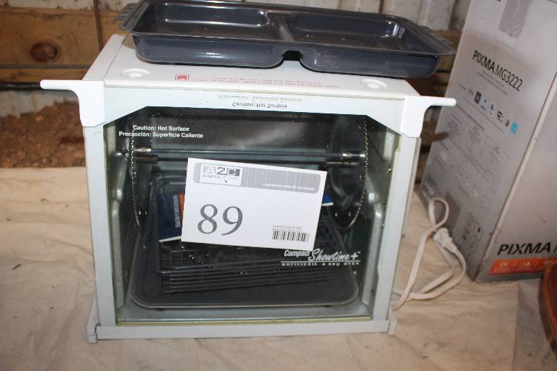 lot 89 image: Compact Showtime Rotisserie & BBQ Oven