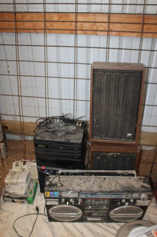 lot 97 image: Lot of Electronics Including AMFM Stereo CD Karaokie System Speakers Boombox