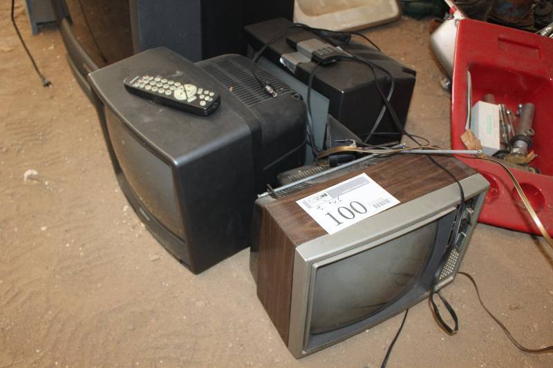 lot 100 image: Lot of (3) TV