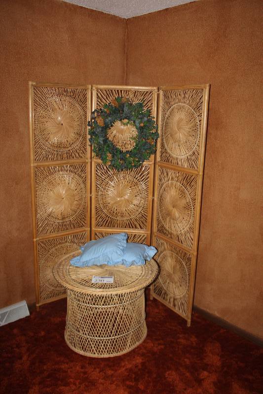 lot 230 image: Wicker Chair w 3-Section Privacy Wall
