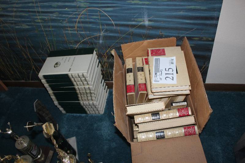 lot 215 image: Lot of Encyclopedia Set