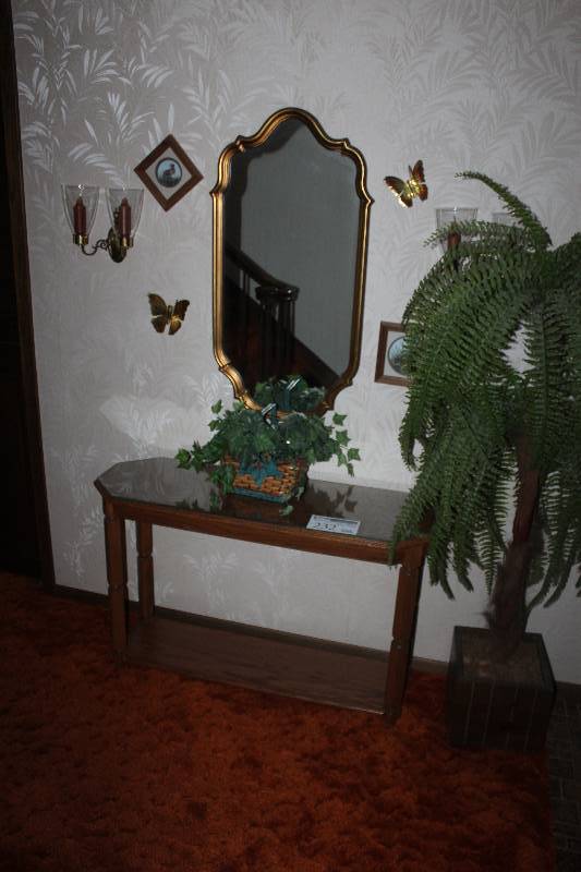 lot 232 image: Wall Lot of Decorations w Fake Palm Tree and Wood Table