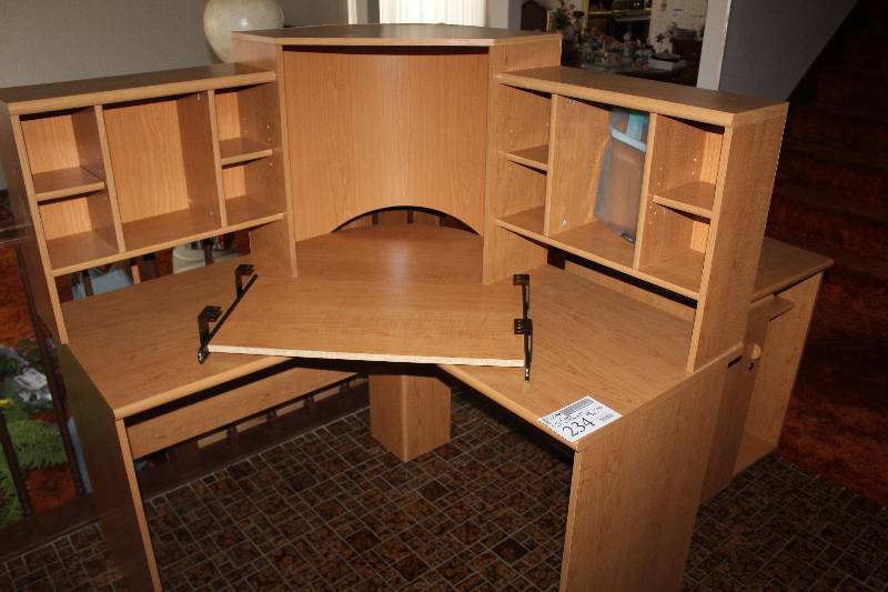 lot 234 image: 2-Piece Desk